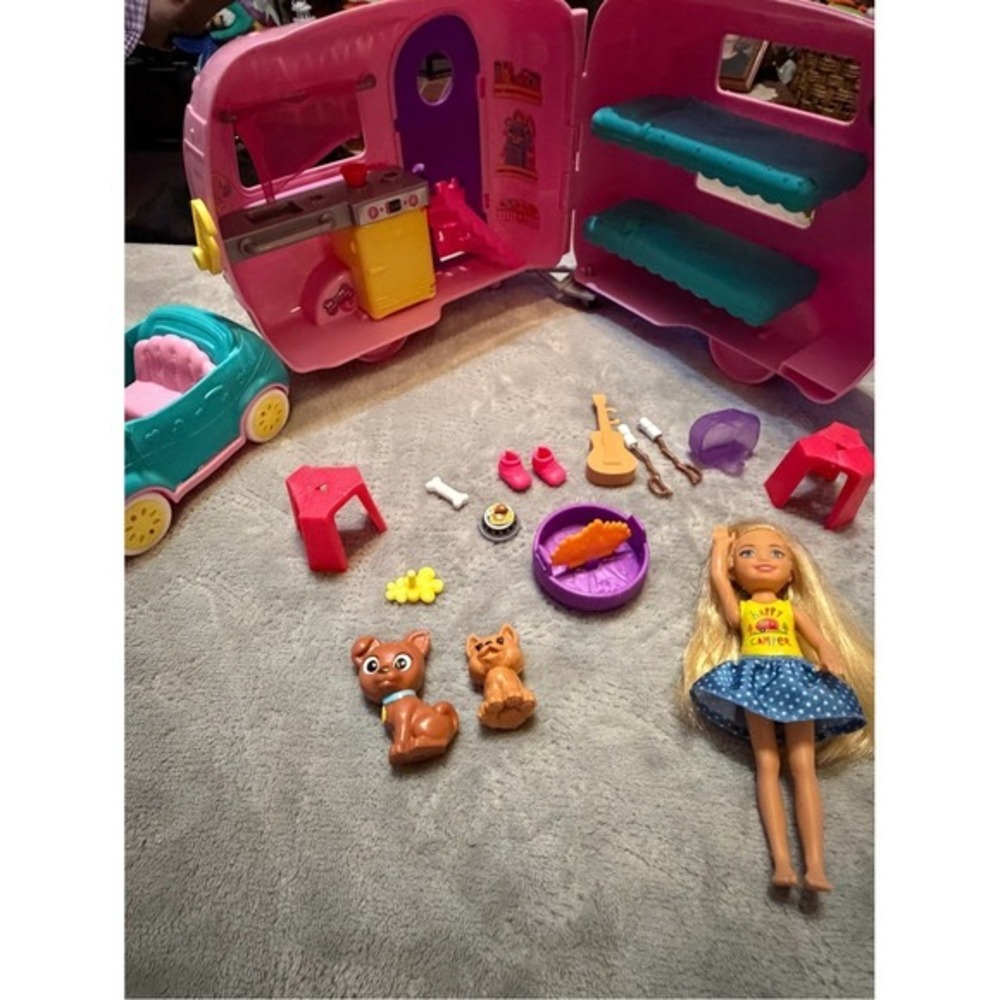 Barbie Club Chelsea Camper FXG90 Doll Car 2 Pets Accessories Mattel
